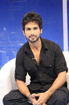 Shahid Kapoor Body, Shahid Kapoor Smiling, Shahid Kapoor Bearded Look, Shahid Kapoor Wallpapers, Shahid Kapoor Pics, Bollywood Interviews, Shahid Kapoor Images