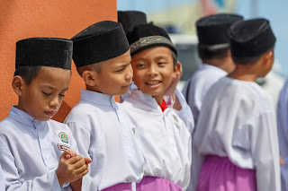 Berkah Berteman Dengan Orang Shalih