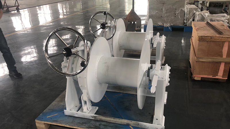 Hydraulic Towing Winches