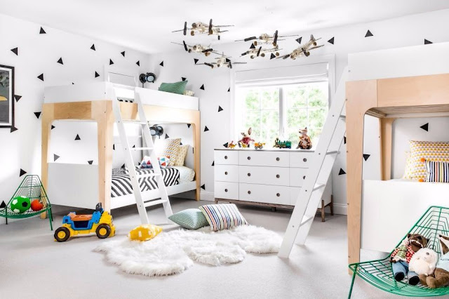 Ideally, the design of a child's bedroom should be fun and make your child feel very comfortable. Not only as a place to rest, the design of a child's bedroom must also consider the use of playing and learning areas