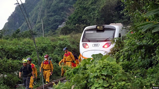 Menteri Transportasi Taiwan Lin Chia-lung Bertanggung Jawab atas Kecelakaan Kereta