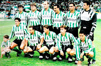 REAL BETIS BALOMPIÉ - Sevilla, España - Temporada 1993-94 - Soler, Márquez, Roberto Ríos, Alexis, Olías y Diezma; Aquino, Cuéllar, Merino, Cañas y Ureña - REAL BURGOS C. F. 0, REAL BETIS BALOMPIÉ 2 (Márquez y Aquino) - 08/05/1994 - Liga de 2ª División, jornada 37 - Burgos, estadio del Plantío - Con esta victoria el Betis certificaba su ascenso a 1ª, con Lorenzo Serra Ferrer de entrenador, que había sustituido a Sergio Kresic en la jornada 27