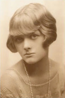 Young Daphne du Maurier, 1930s