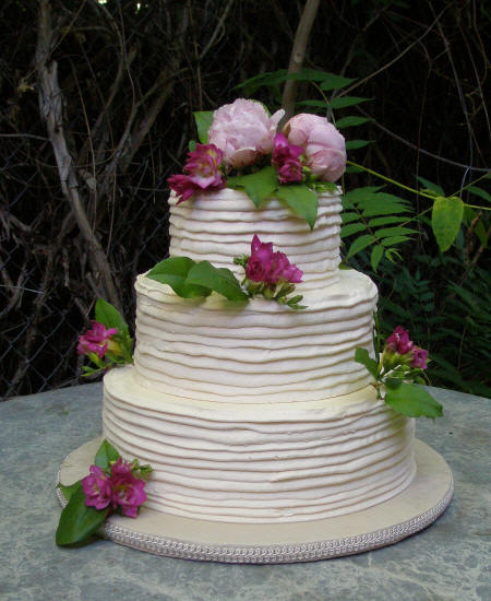 vintage style wedding cake