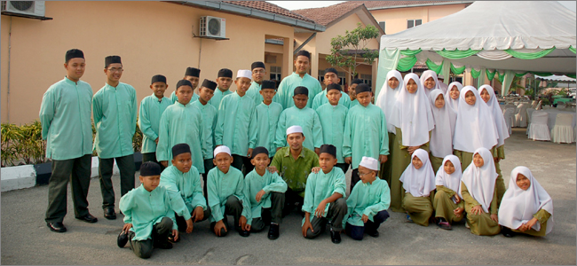 Orphanage In Malaysia: Rumah Kebajikan Anak Yatim & Miskin 