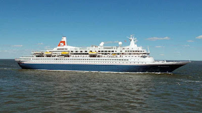 Cruise-ship-boudica
