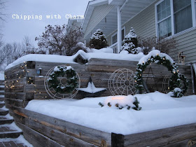 Chipping with Charm: Junk, Stars and Lights Outside...http://chippingwithcharm.blogspot.com/