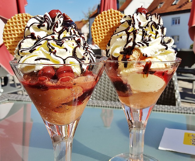 helado bañado con chocolate