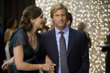 Maggie Gyllenhaal and Aaron Eckhart in 