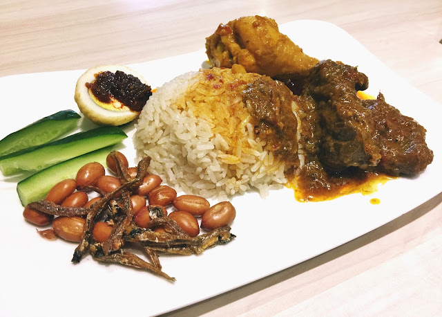 台北 星馬快餐 乾咖哩撈麵 炒粿條 馬來椰漿牛雞雙拼飯