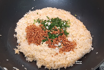 ข้าวผัดกระเทียม,วิธีทําข้าวผัดกระเทียม,ผัดกระเทียม,ข้าวผัดกระเทียมวิธีทํา,เมนูกระเทียม,เมนูข้าวผัด,สูตรข้าวผัดกระเทียม,fit food,ทอดกระเทียม,สูตรข้าวผัด,ข้าวผัด,กระเทียมเมนู,ข้าวกระเทียม,อาหารง่ายๆ,รายการอาหาร,อาหารโต๊ะจีน,เมนูโต๊ะจีน,เมนูอาหารโรงแรม,วิธีทำอาหาร,เรียนทำอาหาร,สูตรอาหาร,ซอสญี่ปุ่น,โชยุ,ผัดข้าว,ข้าวผัดไข่,เมนูอาหาร,รายการอาหาร,อาหารจานเดียว,กระเทียมทอด,กระเทียม,กระเทียมทอดกรอบ,วิธีทอดกระเทียมให้กรอบ,ทอดกระเทียมให้กรอบ,อาหารญี่ปุ่น,garlic fried rice,fried rice,Fit Food,recipe,thai food,cooking,garlic fried