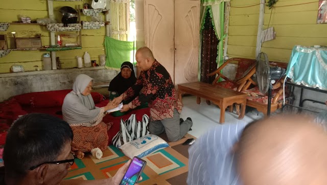 Baznas Pasbar Bantu  Seorang Ibu Dhuafa di Kati Maha 