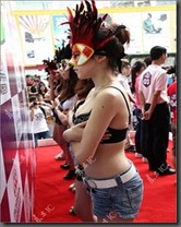 Bra_Untying_03 Bra_Untying_03