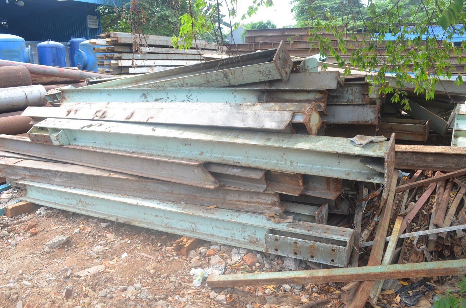 JUAL BELI BESI  WF  HA BEAM BEKAS  PT PARIZ KARYA SEJAHTERA