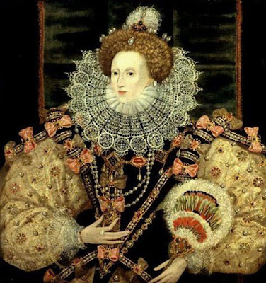   Biografi Ratu Elizabeth I        Elizabeth lahir tahun 1533 di Greenwich, Inggris. Ayahnya, Raja Henry VIII, perintis babak pembaharuan Inggris. Ibunya, Anne Boleyn, adalah istri kedua Henry. Anne dipenggal kepalanya hingga menggelinding bagai sebutir nyiur tahun 1536 dan beberapa bulan kemudian parlemen keluarkan pengumuman bahwa Elizabeth yang waktu itu berumur tiga tahun sebagai "anak sundal." (Ini merupakan sikap umumnya kaum Katolik Inggris yang tidak menganggap sah perceraian Henry dengan istri pertamanya). Meski ada kutukan parlemen, Elizabeth dibesarkan dalam rumah tangga kerajaan dan peroleh pendidikan baik.  Henry VIII tutup usia tahun 1547 tatkala umur Elizabeth tiga belas tahun. Sebelas tahun sesudah itu tidak ada penguasa Inggris yang bisa dianggap berhasil. Edward VI, saudara tiri Elizabeth naik tahta antara tahun 1547 sampai 1553. Di bawah pemerintahannya, kentara sekali politik pro Protestannya. Ratu Mary I memerintah lima tahun sesudah itu mendukung supremasi kepausan dan pengokohan kembali Katolik Romawi. Selama pemerintahannya kaum Protestan Inggris diuber-uber dan ditindas, bahkan sekitar tiga ratus pemeluknya dihukum mati. (Ini menyebabkan ratu dapat julukan tak sedap: "Mary yang berdarah." Elizabeth sendiri ditahan dan disekap di Menara London. Kendati akhirnya dibebaskan, hidupnya dalam beberapa waktu berada dalam ancaman bahaya. Tatkala Mary