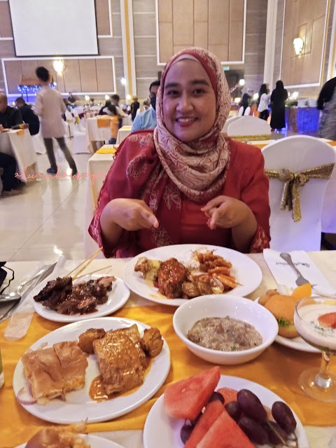 sheisfarahain berbuka puasa