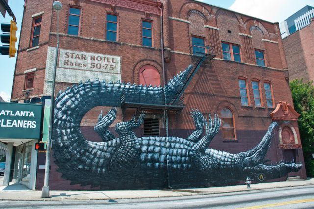 crocodile on wall, croc, street art, art