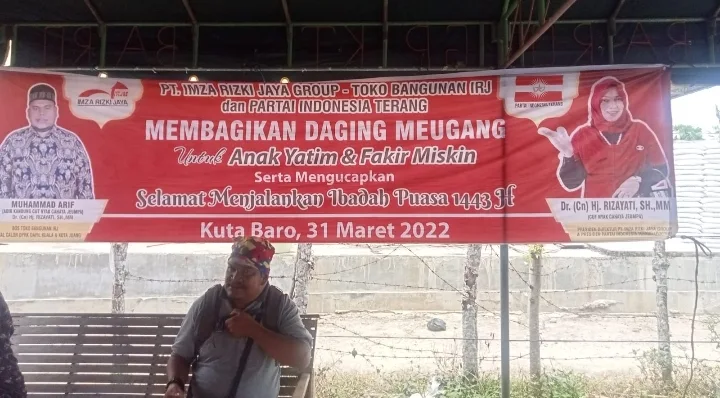 Sambut Ramadhan, Hj. Rizayati Bagikan 1000 Paket Daging Meugang dan Beras untuk Warga Fakir Miskin