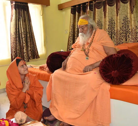 Shree Shree Shankaracharya de Dwaraka-Sharda Peeth Swami Swaroopanand Saraswathi &