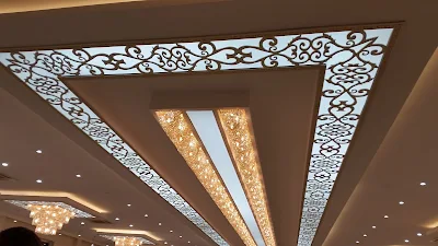 Décorations de plafonds en gypse et platre français