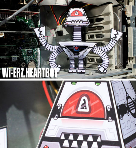 WiERZ Paper Toy Heart Bot