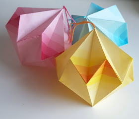 Make these cute origami paper baubles!