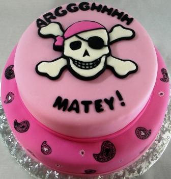 Pirate Birthday Cake on Saw Your Pirate Thread So I Hope You Like These