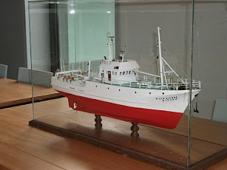 Miniatura na Exposição Embarcações Portuguesas na biblioteca da escola
