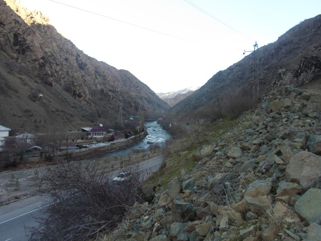 Поход на 21 километр ущелья Варзоб, горы Таджикистана