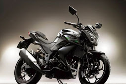 Event EICMA Show off Kawasaki Z300