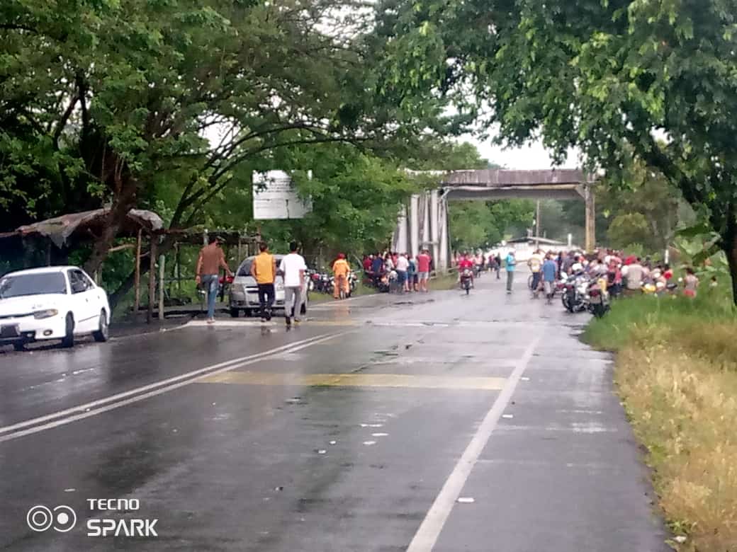 Paso vehicular intermitente sobre puente Mucujepe