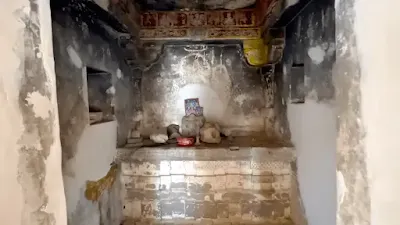 Internal view of ceiling of Garbhagriha or Innermost section of Viravah Jain Temple