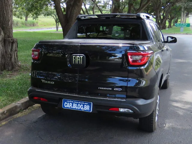 Fiat Toro 1.8 Flex Automática 