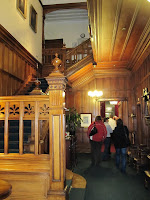 Das Treppenhaus im Klub