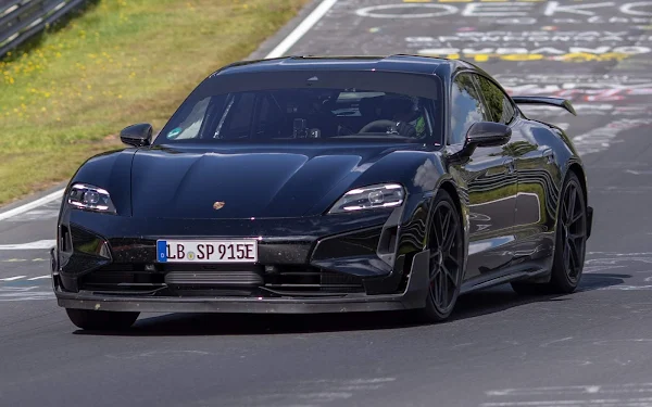 Novo Porsche Taycan Turbo GT 2025