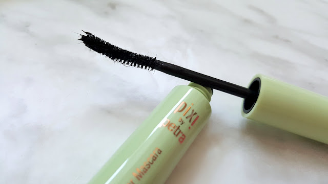 Lashes Layered to Pixi Perfection, Prime + Protect, Black Lacquer Lash Primer, Lengthen and Tint, Lengthen Fiber Mascara, Waterproof and Lift, Lash Booster Mascara, Lower Lash Mascara, Canadian Beauty Blogger, Beauty Blogger, Pixi Beauty, Pixi Mascara, Beauty Blog,  Canada, Canadian Blogger, toronto, The 6