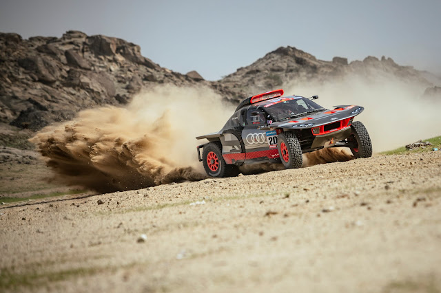 Carlos Sainz y Lucas Cruz sextos en la prólogo del Dakar 2023