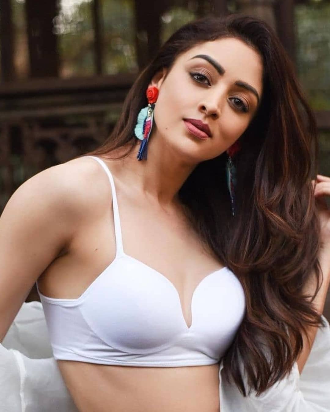 Sandeepa Dhar Hot and Sexy Pictures - Insta Stars