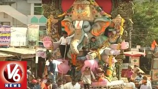  Ganesh Nimarjjanam 2015 | Different Idols At Procession In Hyderabad | Tank Bund Road