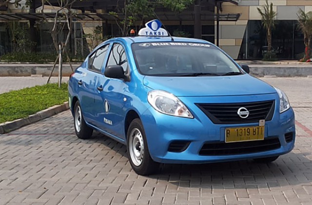 Nissan Almera Taksi Blue Bird