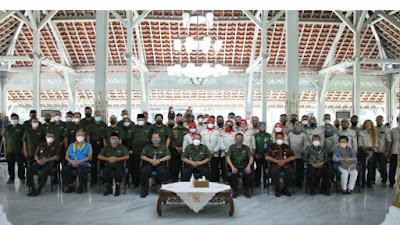  Yana Melantik Kepengurusan FKDM ikut Menjaga dan Memelihara Kota Bandung