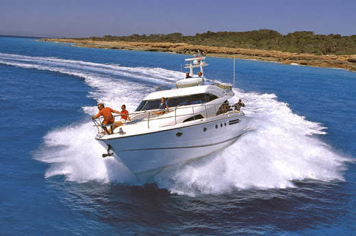 Hire Luxury Yacht Boat in Dubai