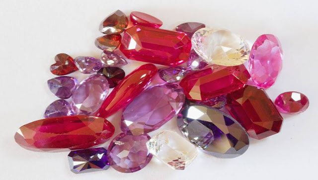 What is the birthstone color of July?