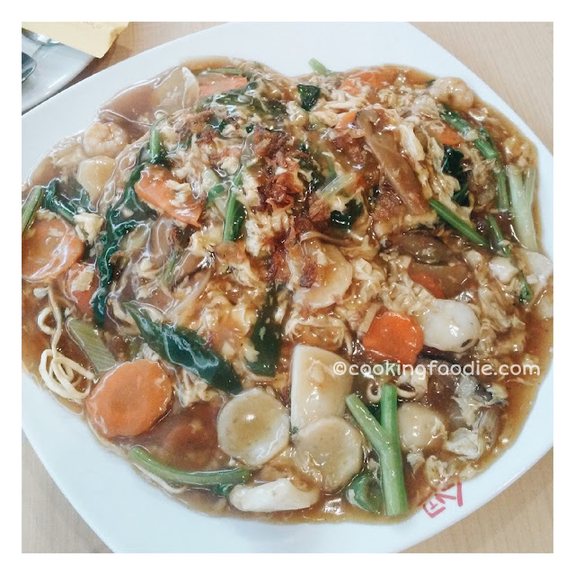 Qua-li noodle and rice menu