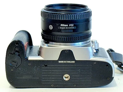 Nikon U2, Bottom