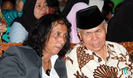 Pinto Janir bersama Wakil Walikota Padang H. Emzalmi Desri