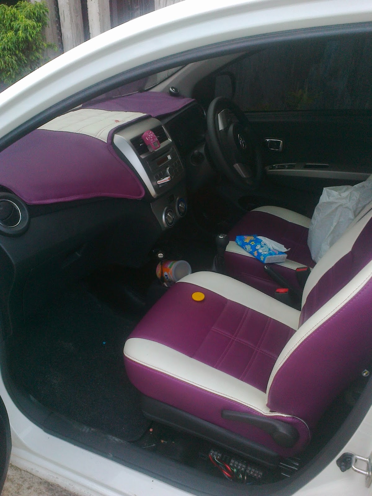 Sarung Jok Mobil Agya Off White Deep Purple Medan Jok Mobil