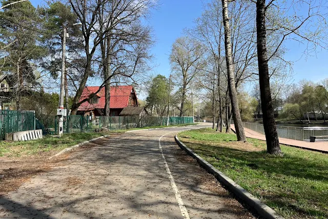 Немчиновка, Набережная улица