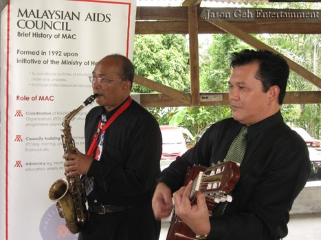 STROLLING MUSICIANS at AIDS Event