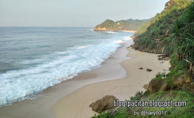 Tour liburan wisata pantai pacitan - Pantai Kijingan Pacitan Jawa Timur